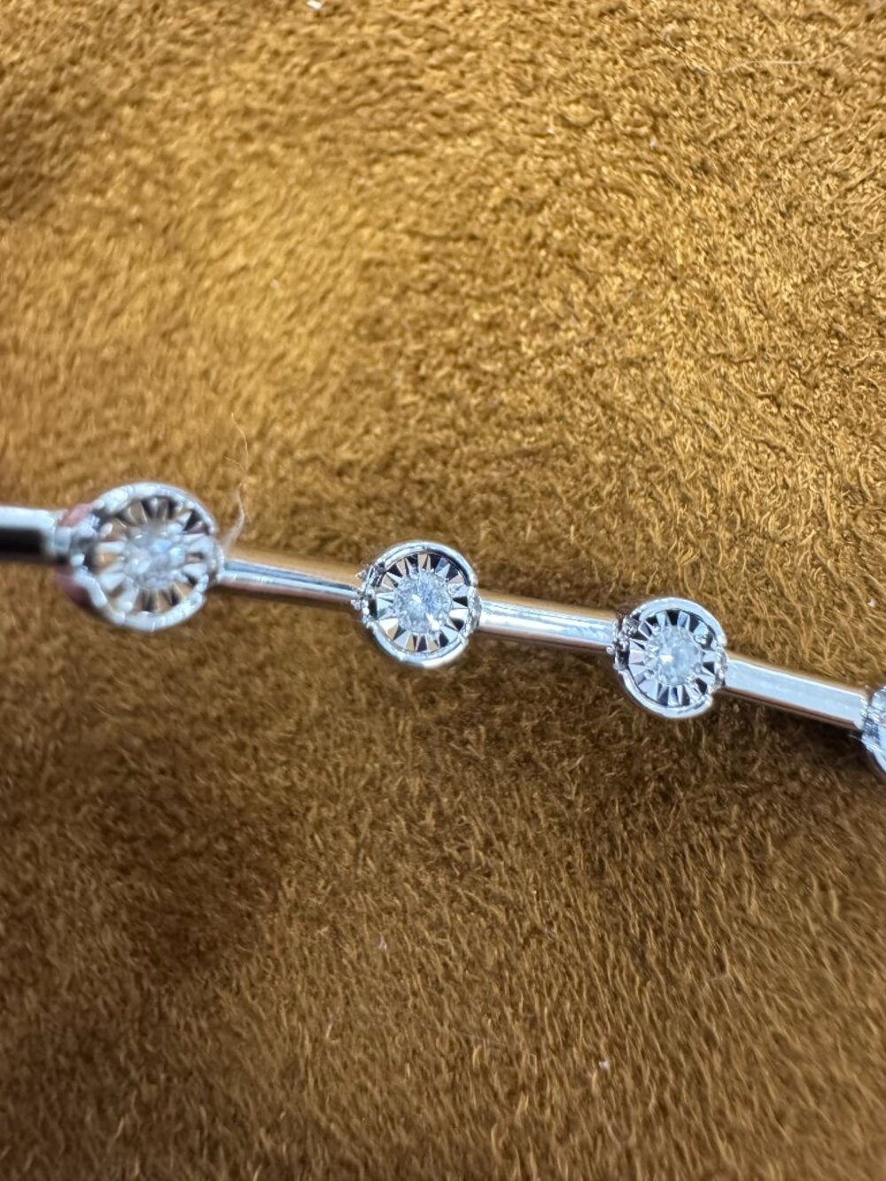 10K White Gold Diamond Tennis Bracelet 7" - Picture 9 of 9